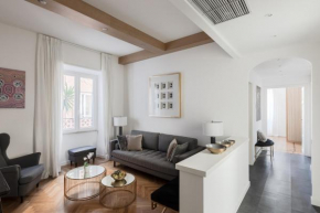 Ultra-stylish modern flat at the Trevi Fountain